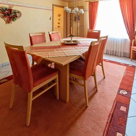 Eifelruhe 4 - Ideal Fuer Familien, Gruppen Und Hunde Hellenthal