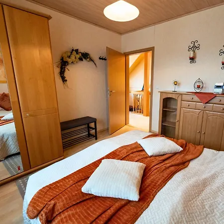 Eifelruhe 4 - Ideal Fuer Familien, Gruppen Und Hunde Διαμέρισμα