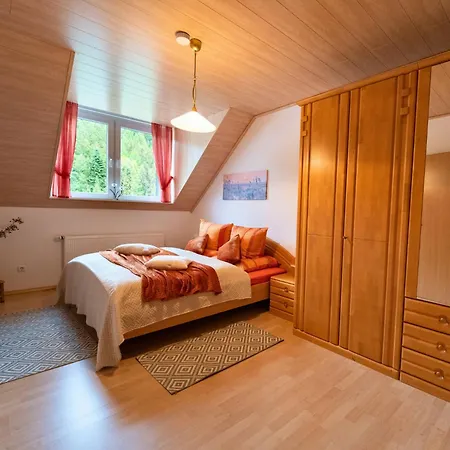 Eifelruhe 4 - Ideal Fuer Familien, Gruppen Und Hunde * Hellenthal